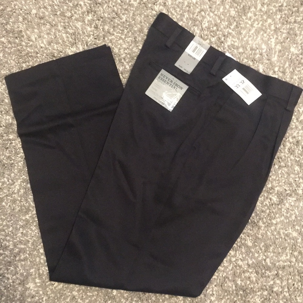 Dockers Never-Iron Essential Khaki